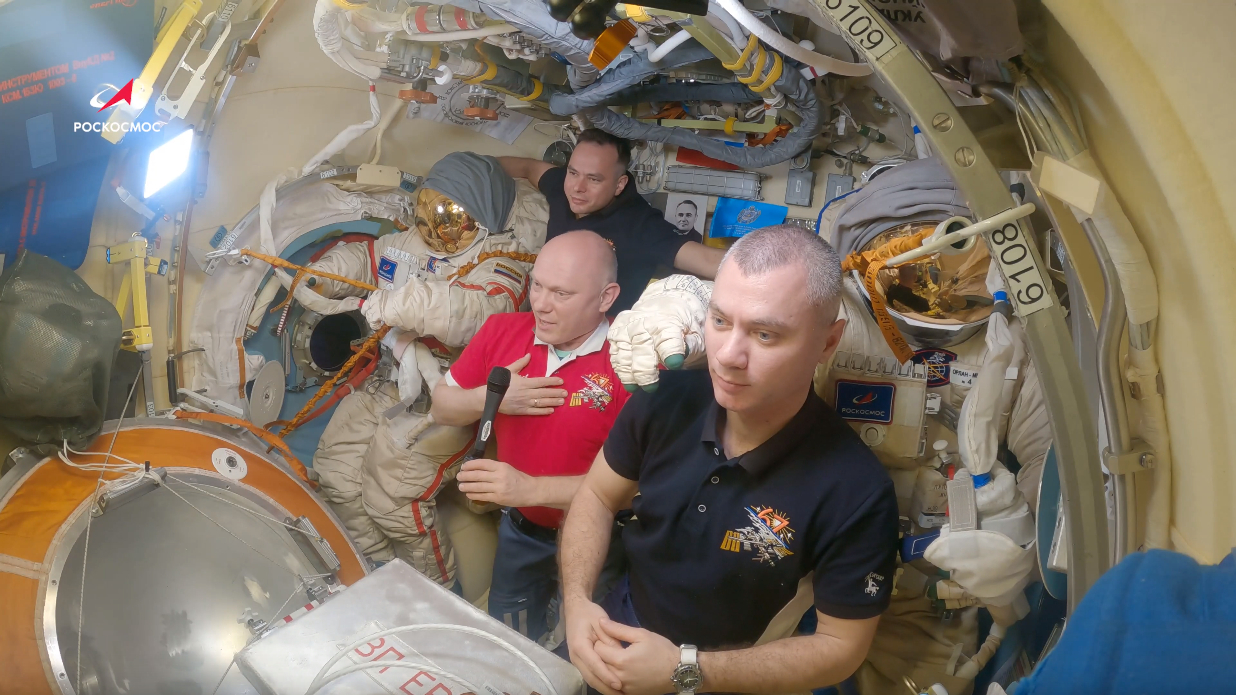 Русские космонавты на МКС приготовились к выходу в космос
