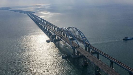 Движение «Ласточек» возобновили на Крымском мосту