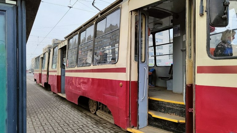 В Новосибирске пострадали 11 человек в результате ДТП двух трамваев