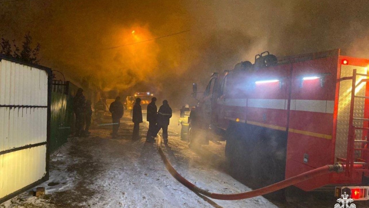 В Башкирии при пожаре в частном доме погибло 5 детей и их родители