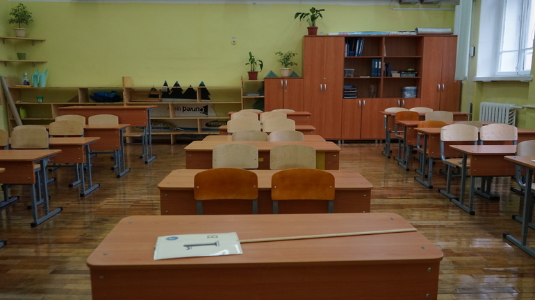 В школе Красноярска учительница устроила потасовку с шестиклассником из-за электронной сигареты